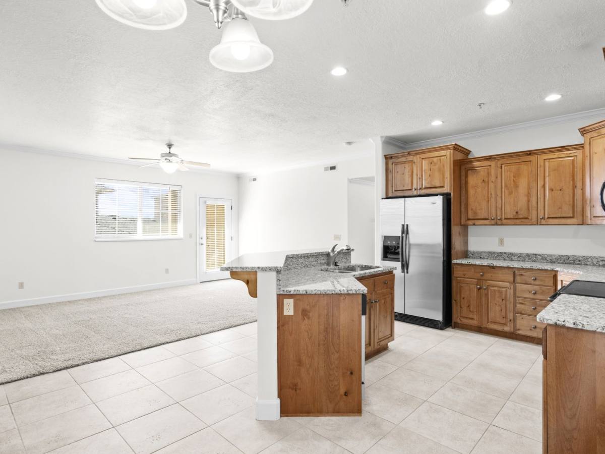 Condo for rent at 947 W 1010 N #406, Orem, UT 84057