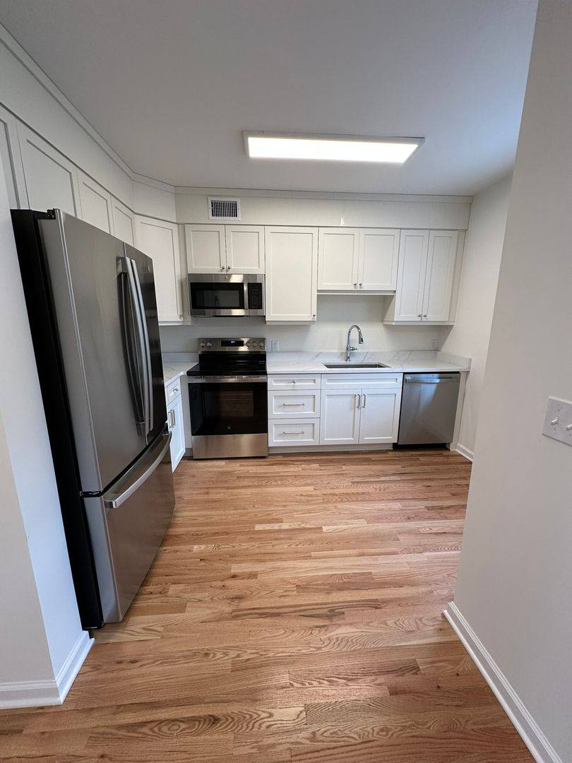 Apartment for rent at 664 Windermere Blvd, Charleston, SC 29407