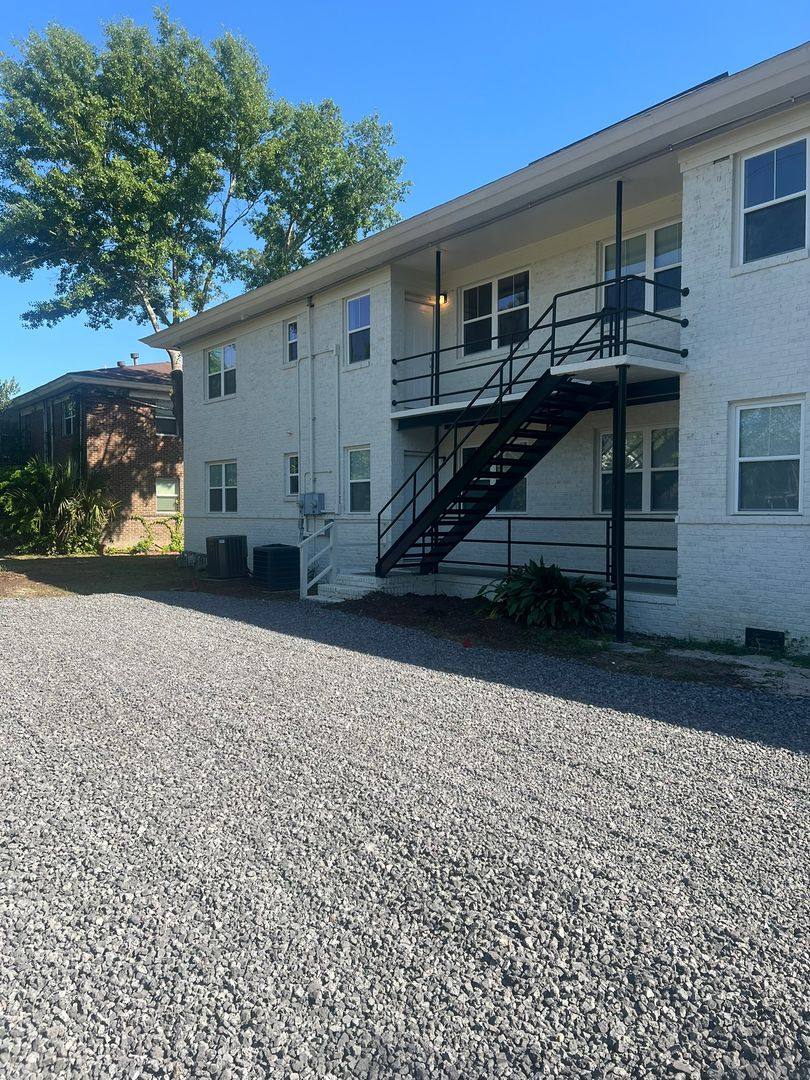 Apartment for rent at 664 Windermere Blvd, Charleston, SC 29407