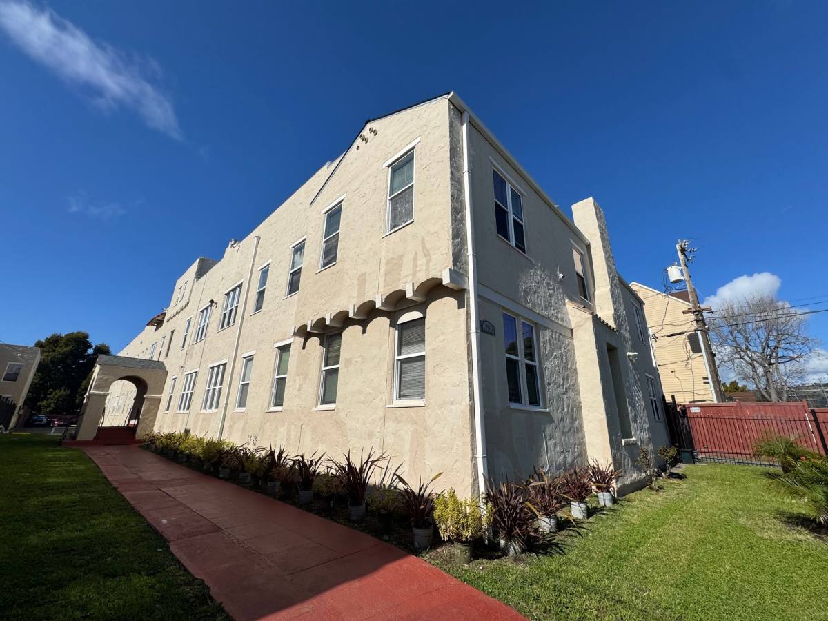 Apartment for rent at 1759 Seminary Ave, Oakland, CA 94621
