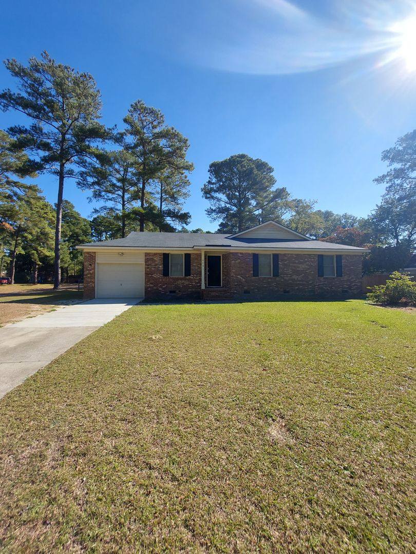 House for rent at 6701 Vaughn Rd, Fayetteville, NC 28304