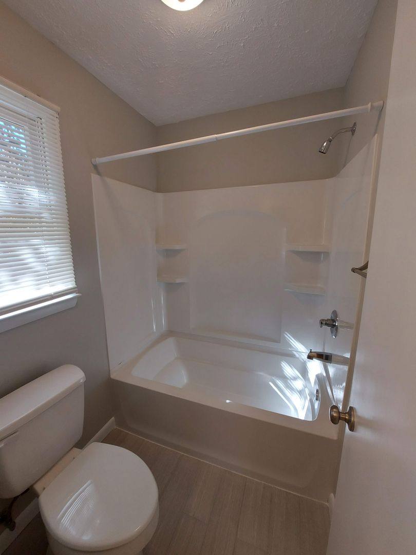 House for rent at 6701 Vaughn Rd, Fayetteville, NC 28304