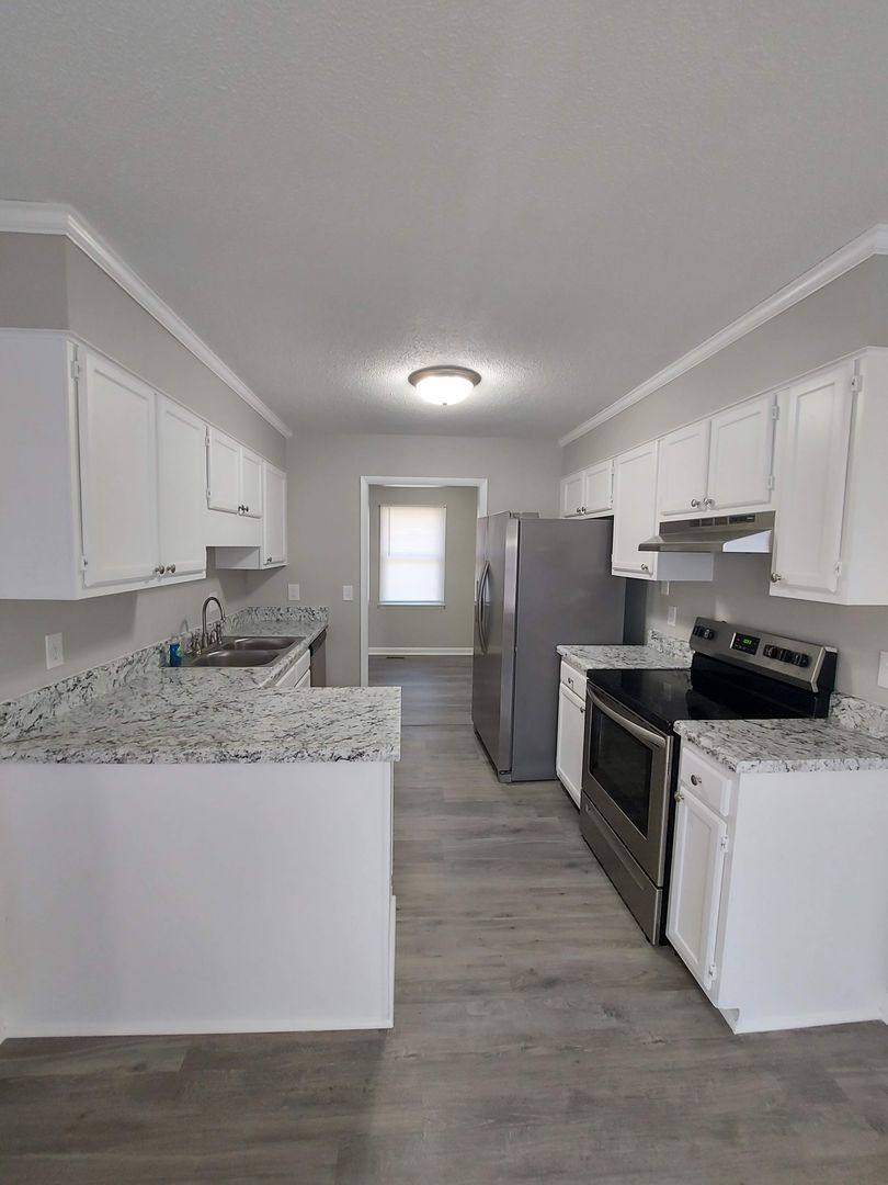 House for rent at 6701 Vaughn Rd, Fayetteville, NC 28304
