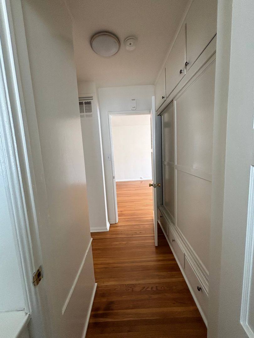 Apartment for rent at 1227 N Crescent Heights, Los Angeles, CA 90046