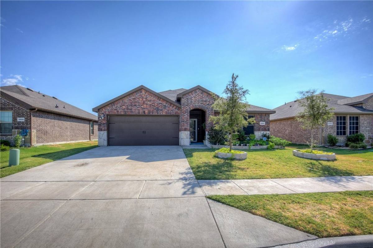 House for rent at 1004 Basswood Lane, Royse City, TX 75189