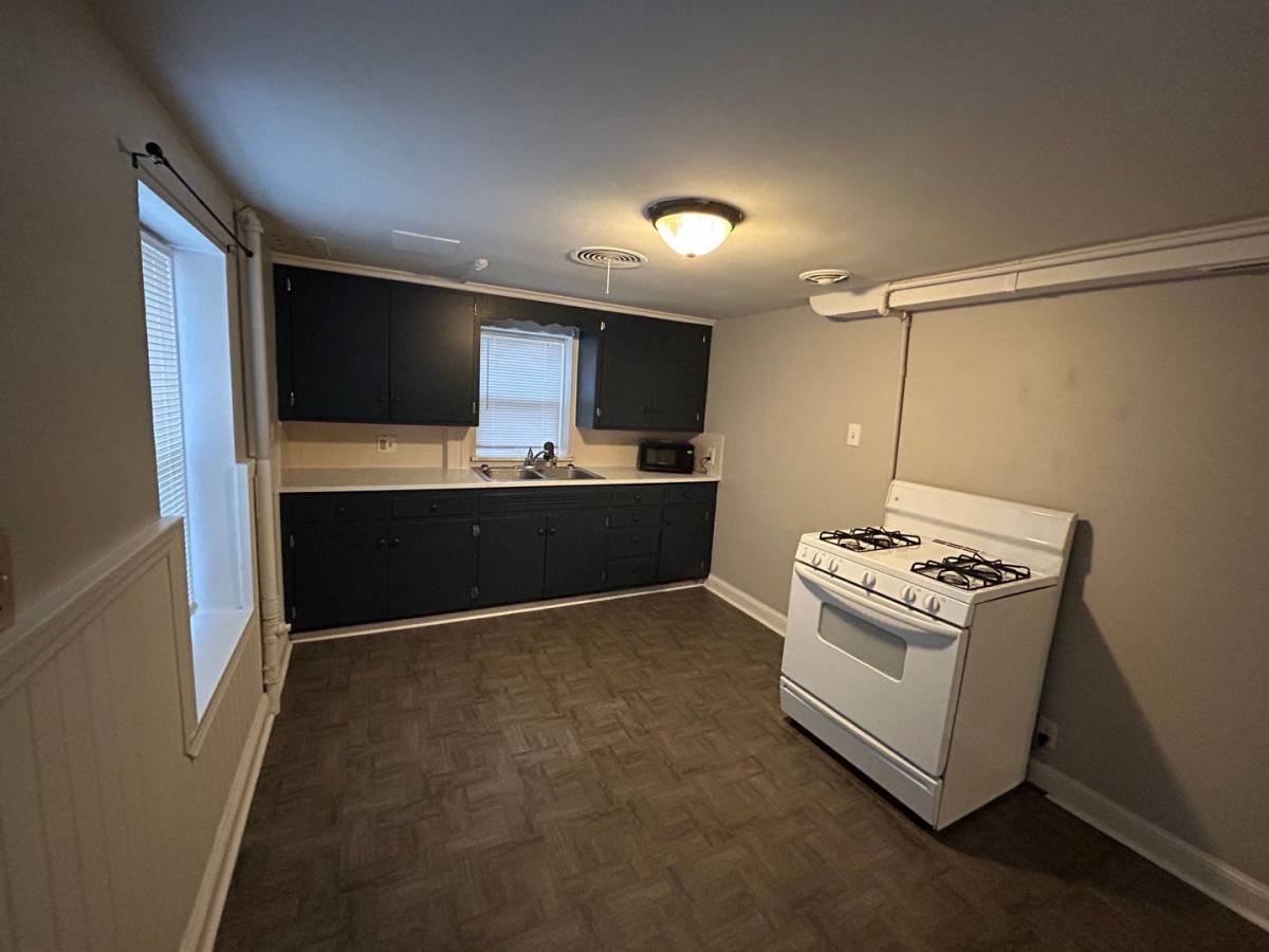 Townhouse for rent at 132 W Warburton St, South Saint Paul, MN 55075
