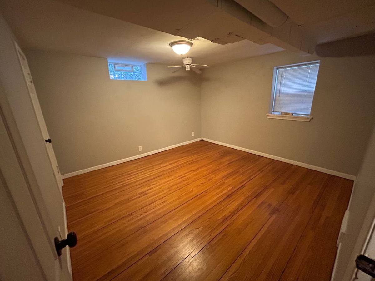 Townhouse for rent at 132 W Warburton St, South Saint Paul, MN 55075