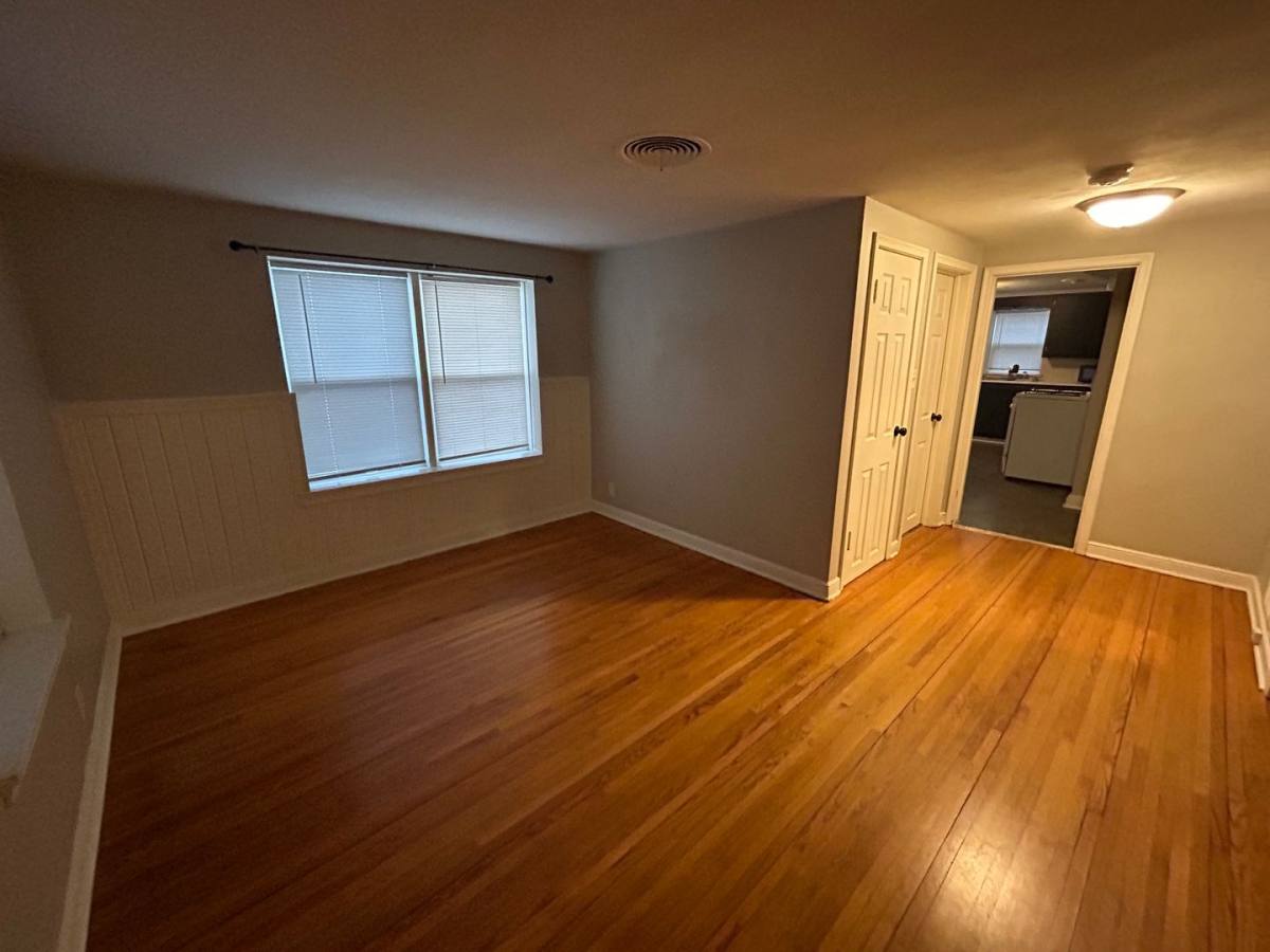 Townhouse for rent at 132 W Warburton St, South Saint Paul, MN 55075