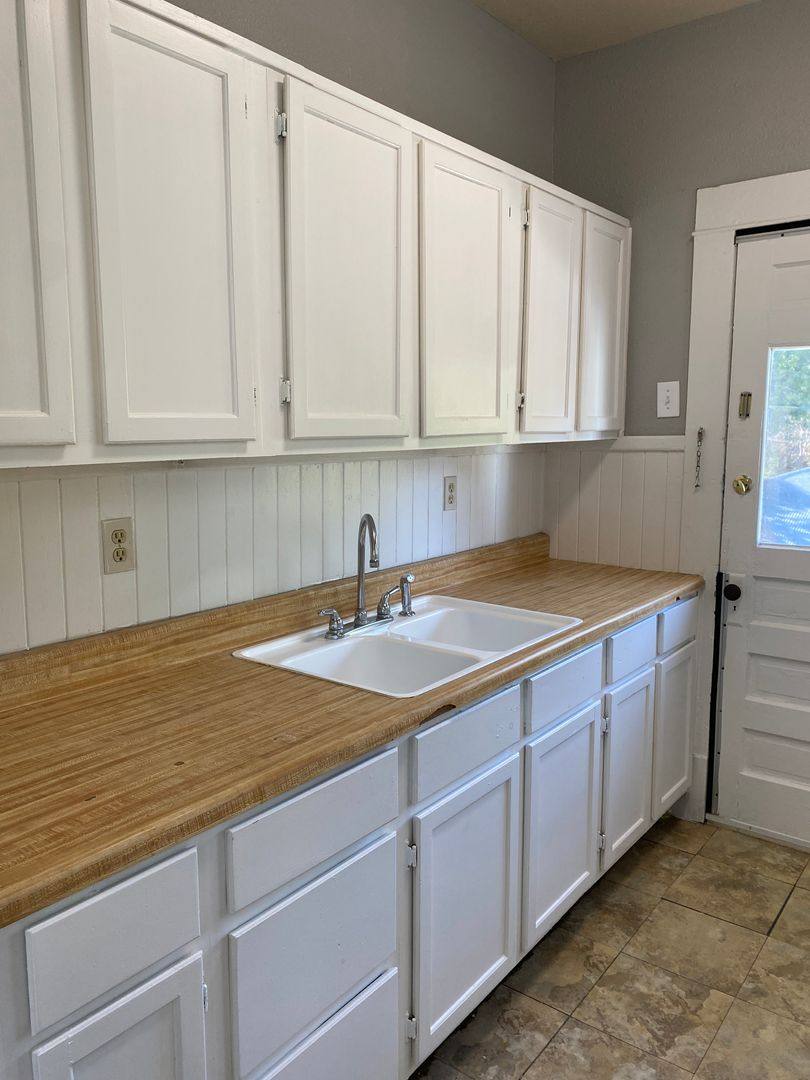 Apartment for rent at 531 Cedar St, San Antonio, TX 78210