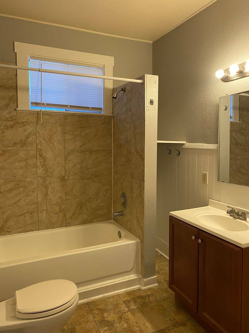 Apartment for rent at 531 Cedar St, San Antonio, TX 78210