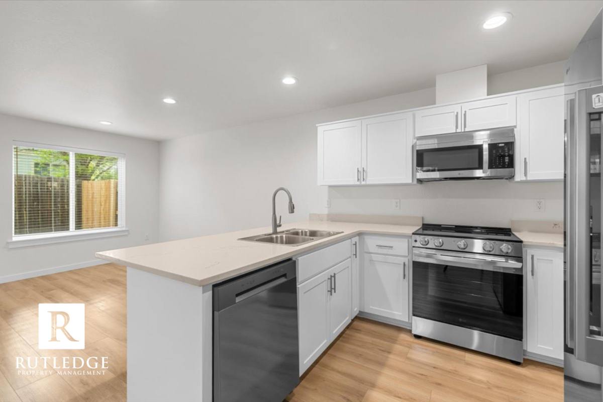 Townhouse for rent at 129 Bailee Way, Eagle Point, OR 97524