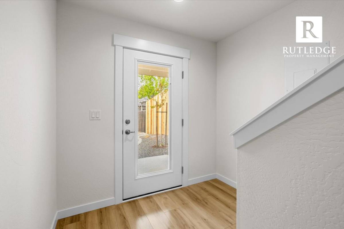 Townhouse for rent at 129 Bailee Way, Eagle Point, OR 97524