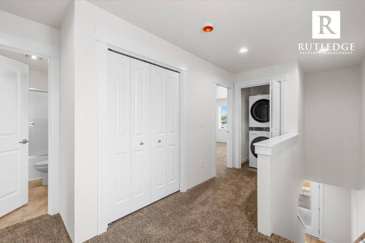 Townhouse for rent at 129 Bailee Way, Eagle Point, OR 97524