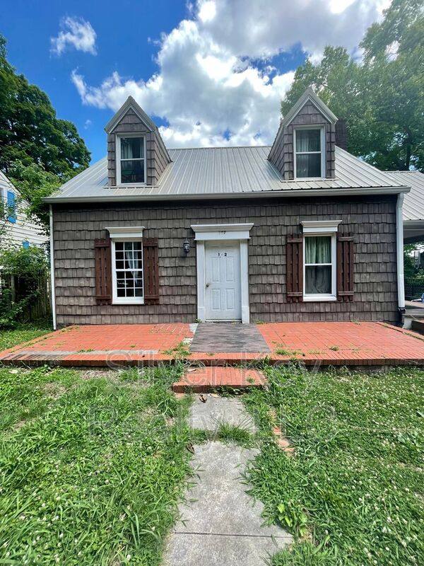 Apartment for rent at 107 Forrest Ave #2, Athens, TN 37303