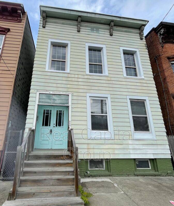 Apartment for rent at 669 Clinton Ave - 1st Floor, Albany, NY 12206