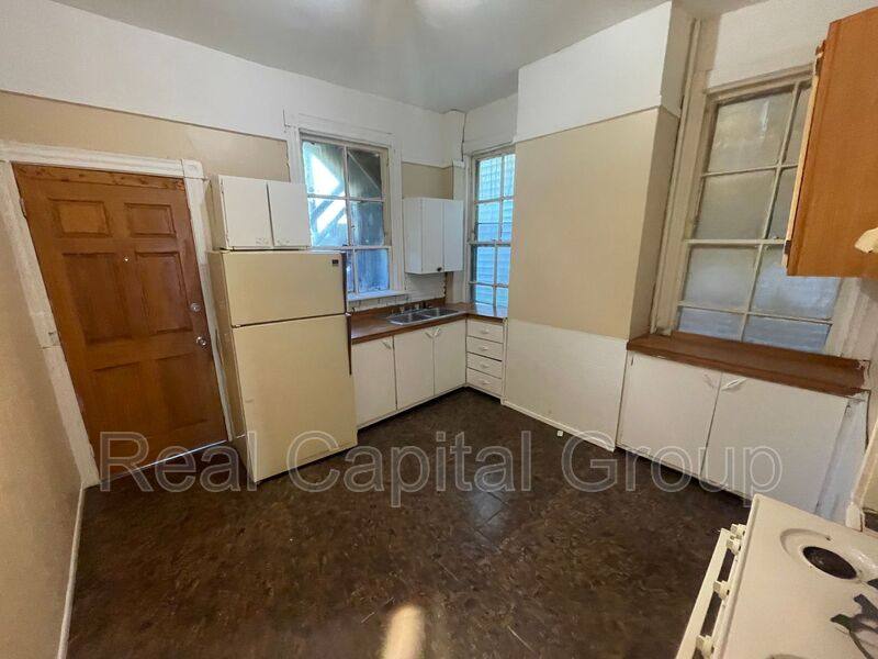 Apartment for rent at 669 Clinton Ave - 1st Floor, Albany, NY 12206