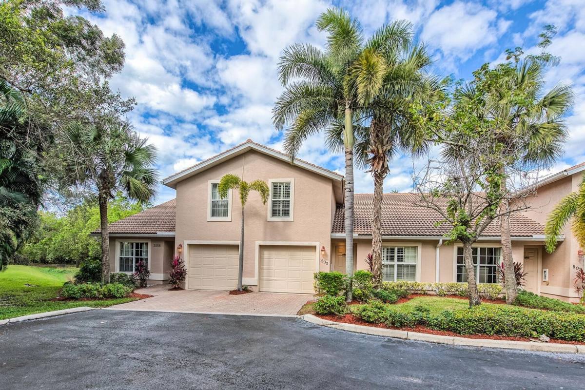 House for rent at 3555 Avion Woods Court, Naples, FL 34104