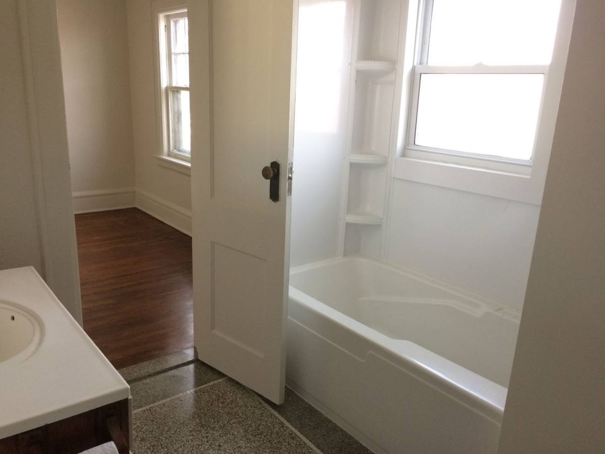 Apartment for rent at 309 311 Second St, Jackson, MI 49201