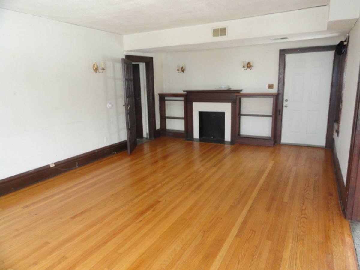 Apartment for rent at 309 311 Second St, Jackson, MI 49201