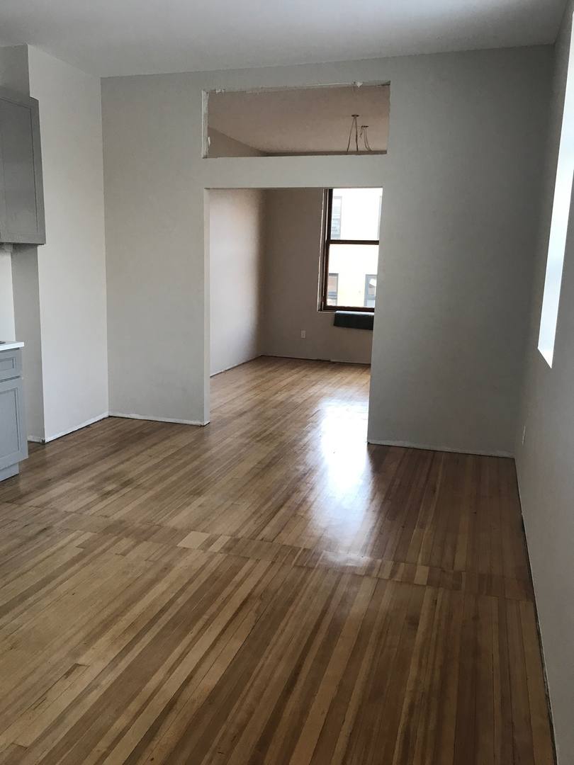 Apartment for rent at 351 14th St, Astoria, OR 97103