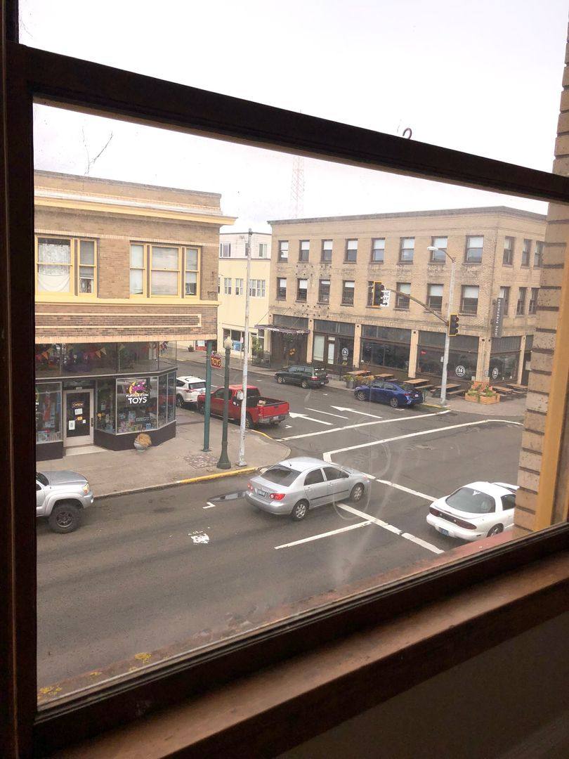 Apartment for rent at 351 14th St, Astoria, OR 97103