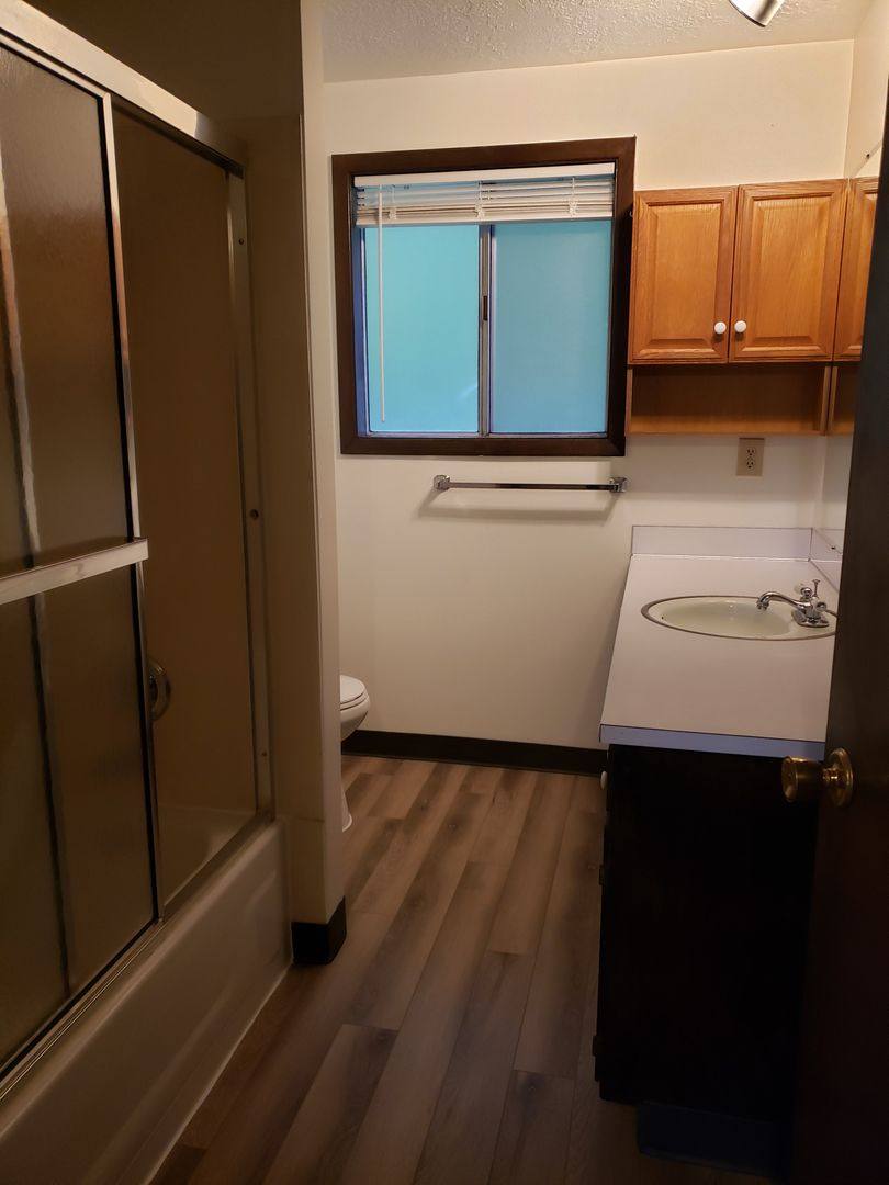 Apartment for rent at 3880 Auburn Rd NE, Salem, OR 97301