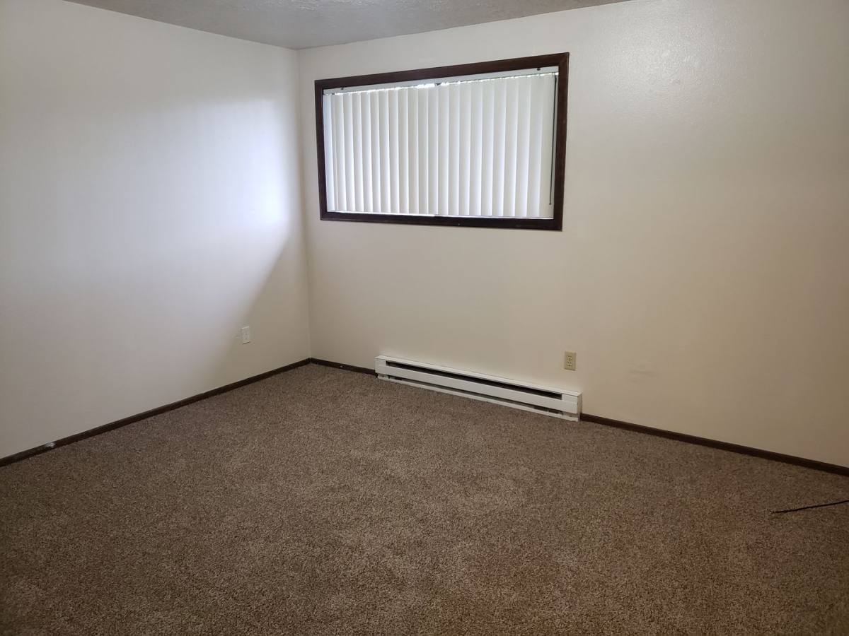 Apartment for rent at 3880 Auburn Rd NE, Salem, OR 97301