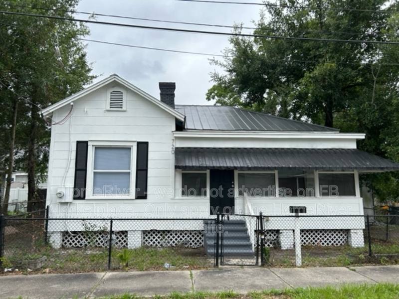 House for rent at 720 E 3rd St, Jacksonville, FL 32206