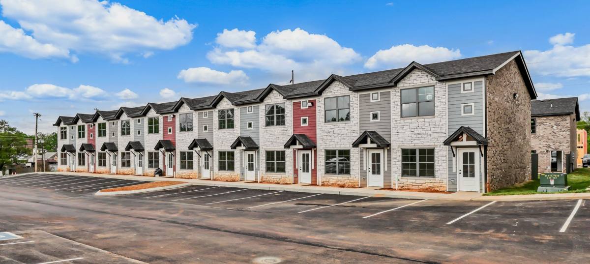 Apartment for rent at 1494 Golf Club Lane, Clarksville, TN 37040