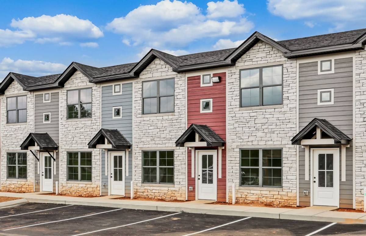 Apartment for rent at 1494 Golf Club Lane, Clarksville, TN 37040