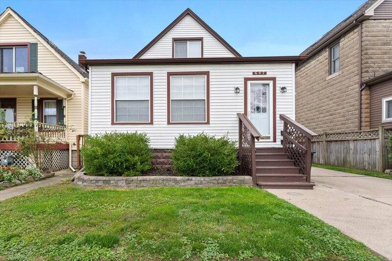 Apartment for rent at 647 Elm St, Wyandotte, MI 48192