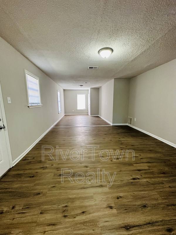 House for rent at 2176 Vollintine Ave, Memphis, TN 38108