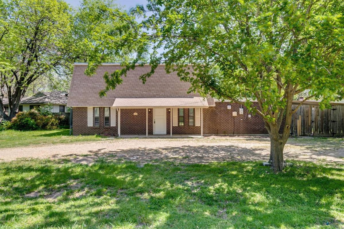 House for rent at 626 Arawe W Circle, Irving, TX 75060
