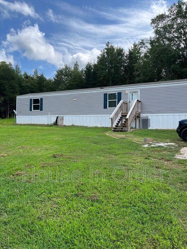 House for rent at 124 Shamrock Park Dr, Landrum, SC 29356