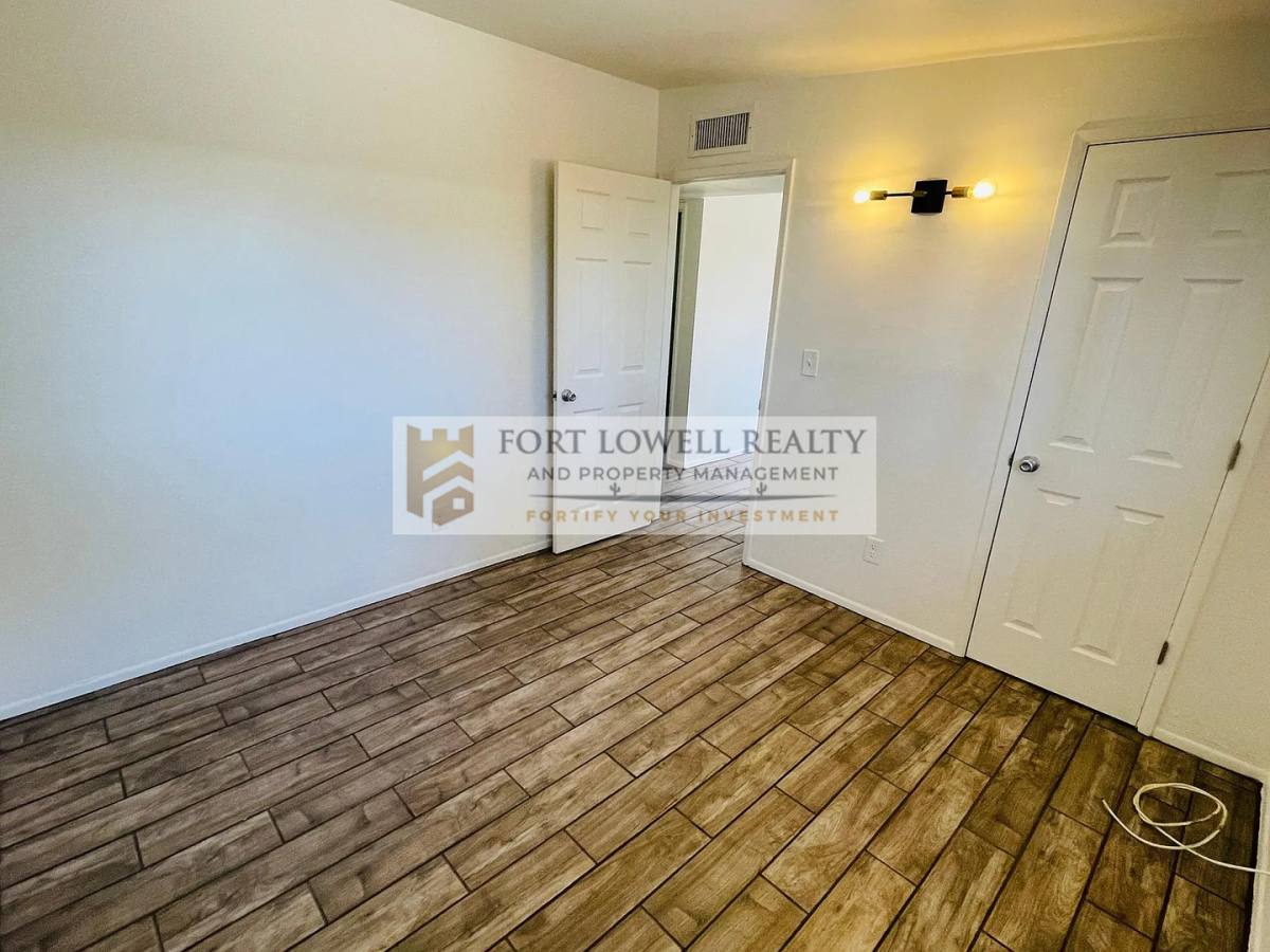 Townhouse for rent at 1302 N Richey Blvd, Tucson, AZ 85716
