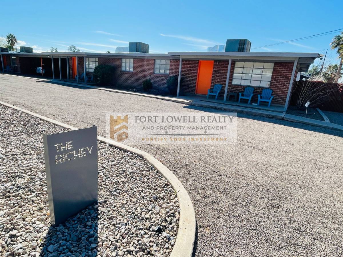 Townhouse for rent at 1302 N Richey Blvd, Tucson, AZ 85716