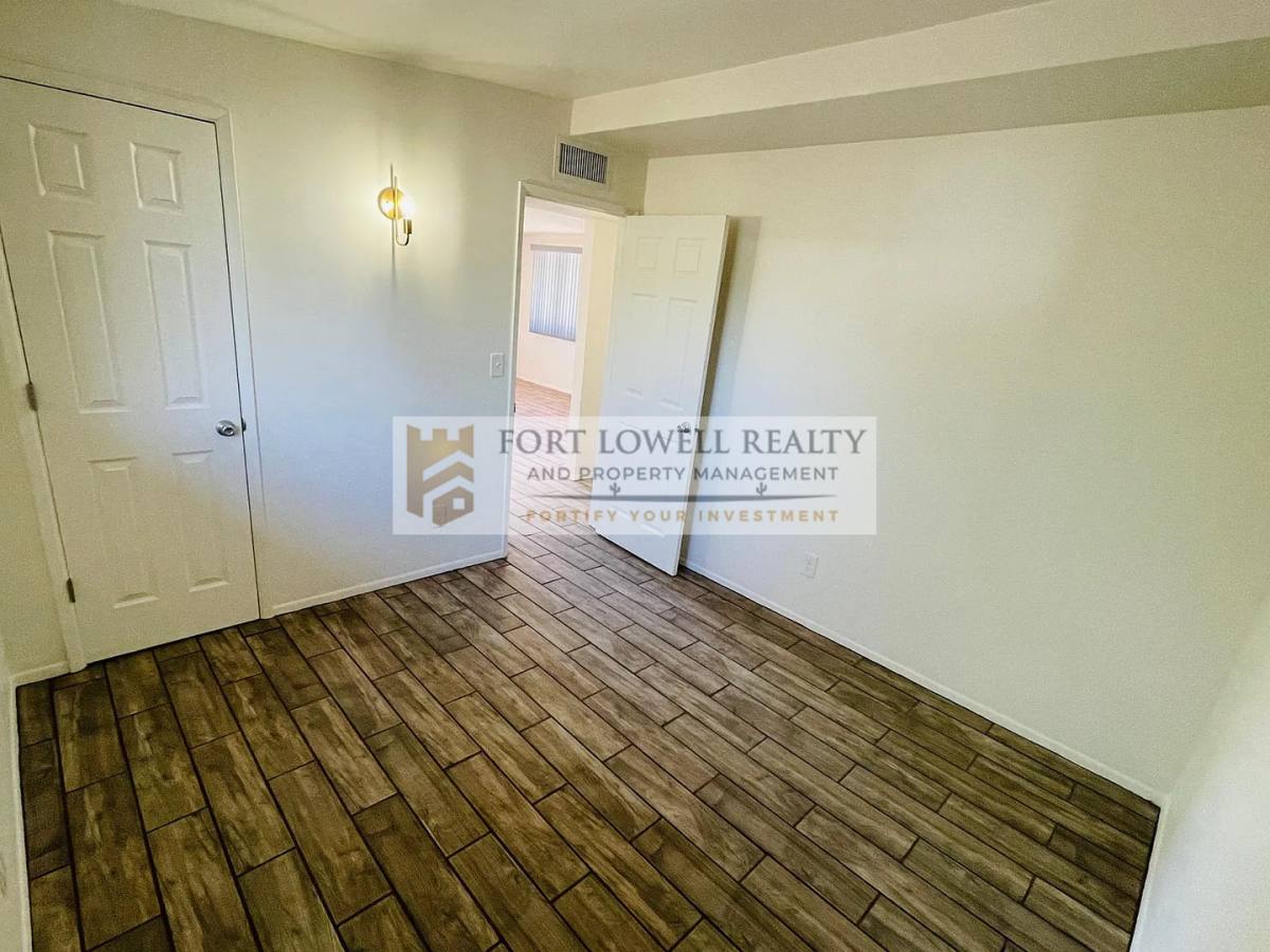 Townhouse for rent at 1302 N Richey Blvd, Tucson, AZ 85716