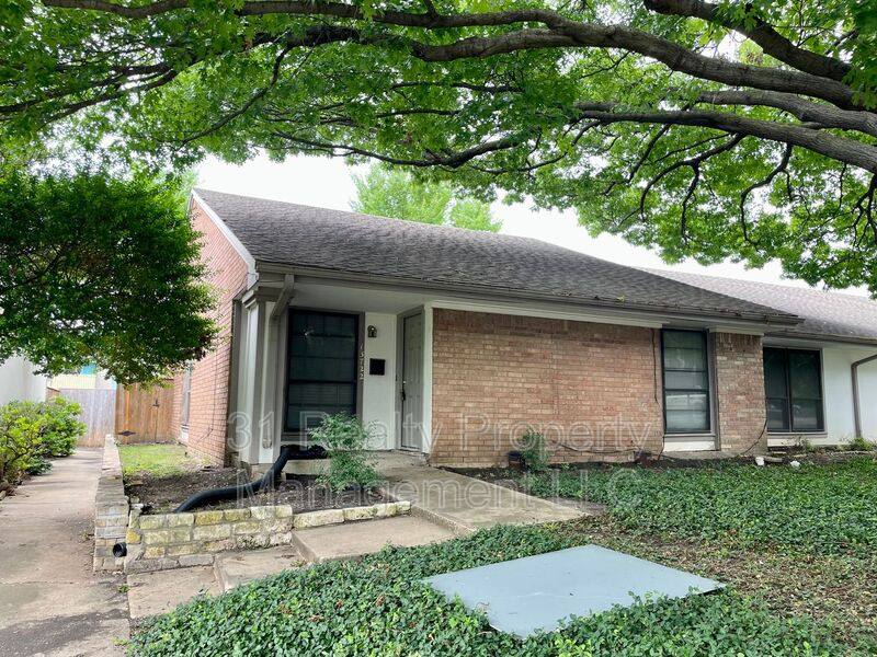 Townhouse for rent at 13722 Flagstone Lane, Dallas, TX 75240