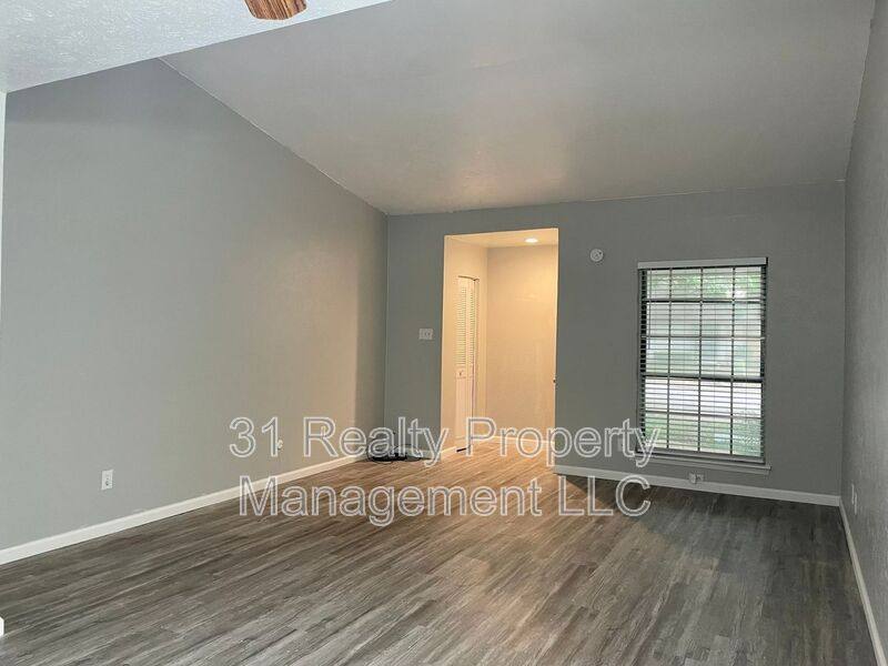 Townhouse for rent at 13722 Flagstone Lane, Dallas, TX 75240