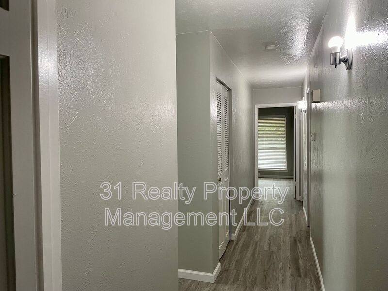 Townhouse for rent at 13722 Flagstone Lane, Dallas, TX 75240