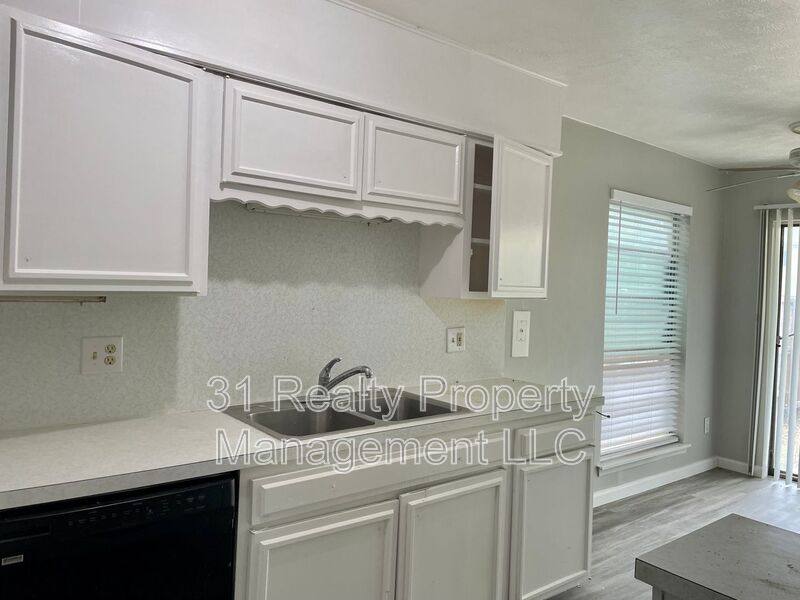 Townhouse for rent at 13722 Flagstone Lane, Dallas, TX 75240