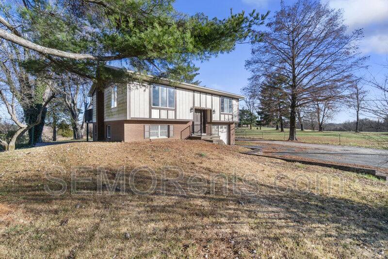 House for rent at 233 County Rd #341, Jackson, MO 63755