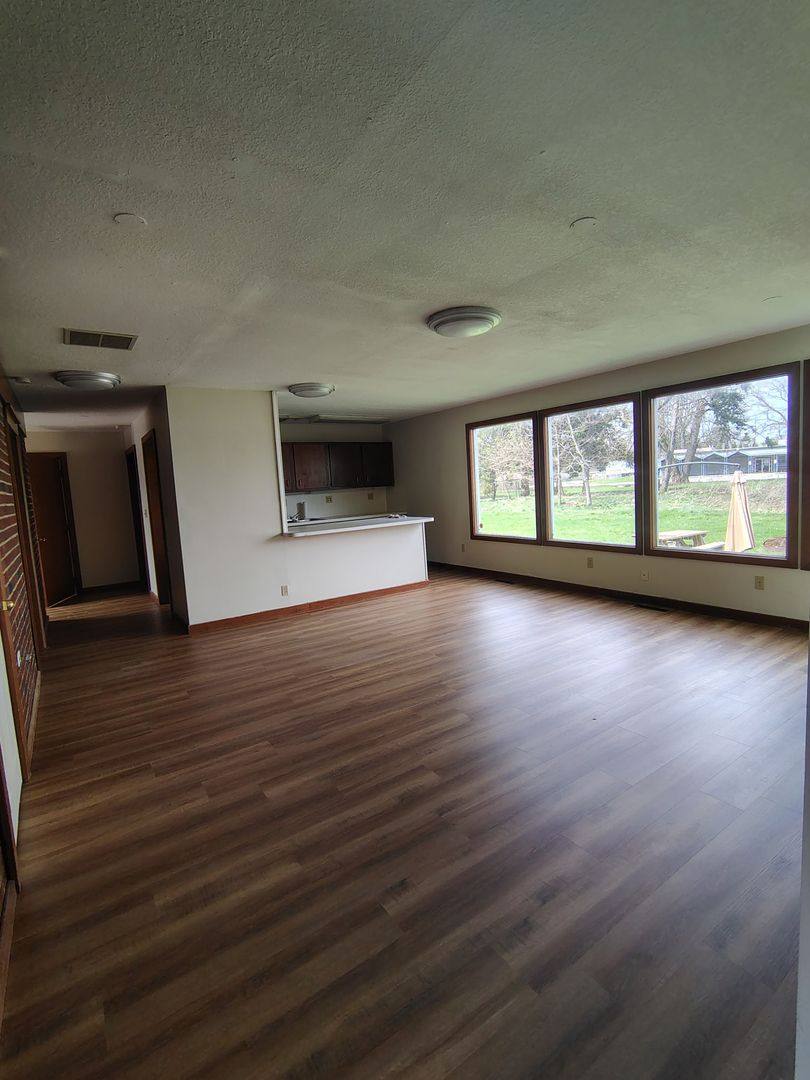 Apartment for rent at 1175 Mount Vernon Rd, Newark, OH 43055