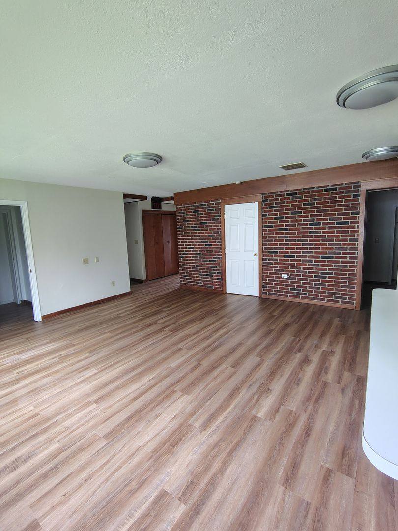 Apartment for rent at 1175 Mount Vernon Rd, Newark, OH 43055