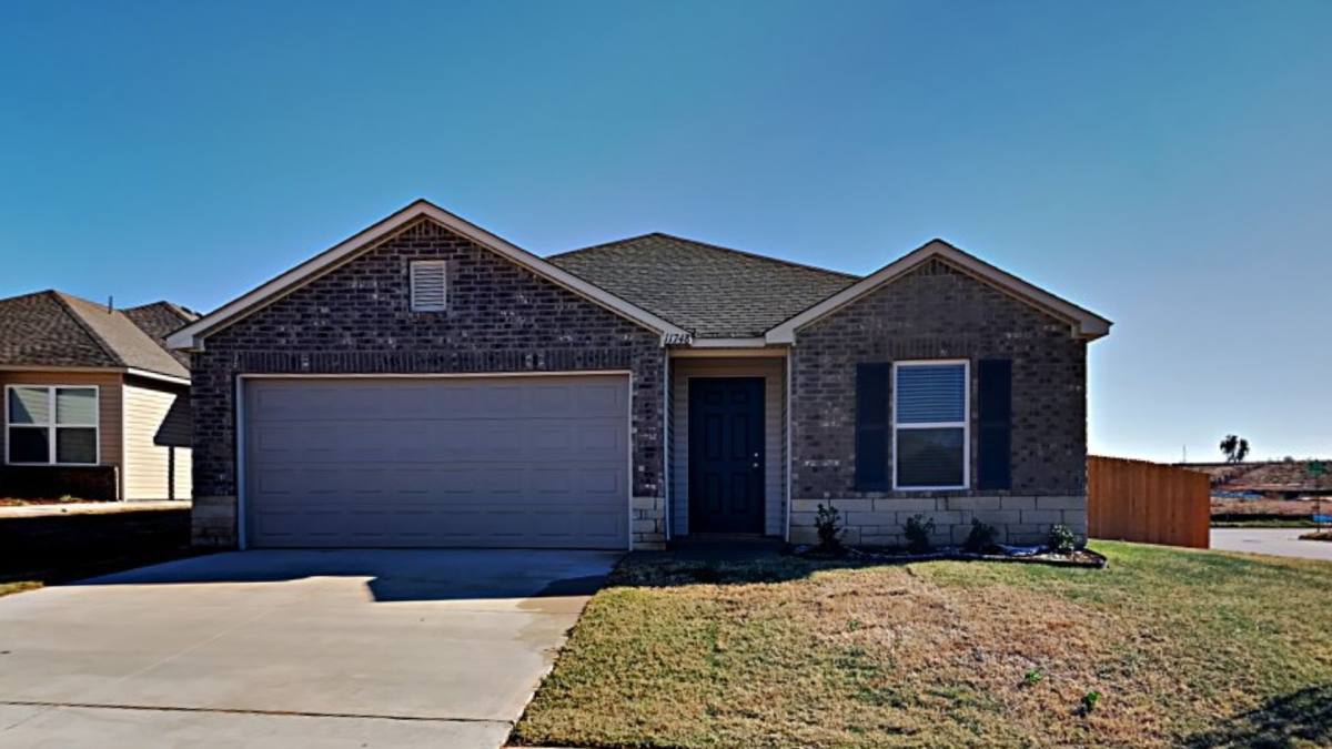 House for rent at 11748 NW 99th Terrace, Yukon, OK 73099