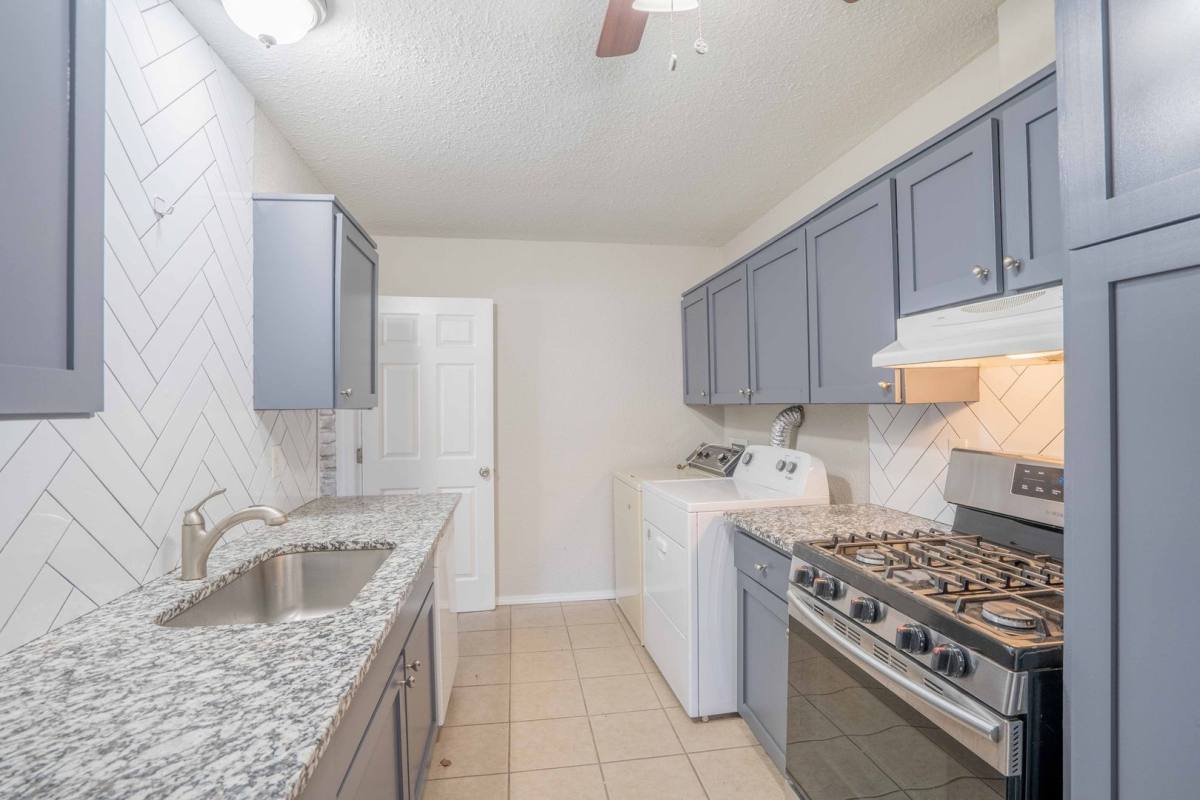 Apartment for rent at 3257 S Hudson Ave, Tulsa, OK 74135