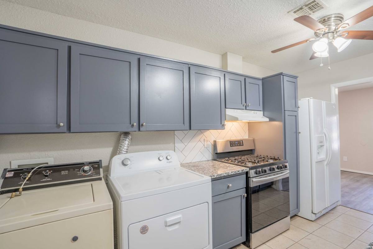Apartment for rent at 3257 S Hudson Ave, Tulsa, OK 74135