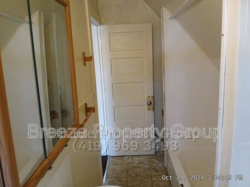 House for rent at 244 Knower St, Toledo, OH 43609