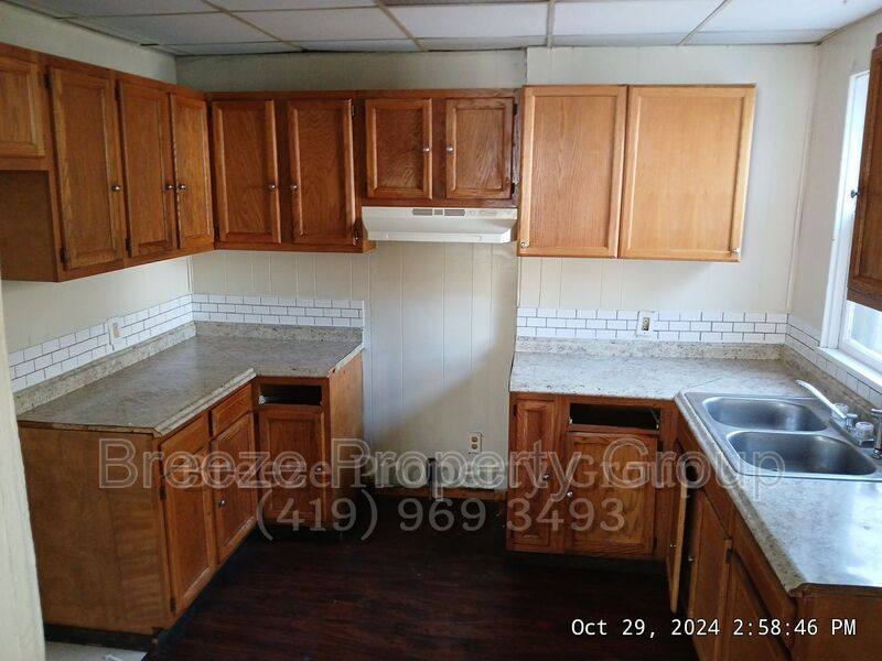 House for rent at 244 Knower St, Toledo, OH 43609
