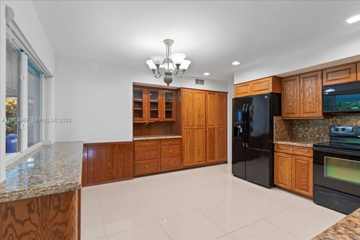 House for rent at 1961 NE 188th St, Miami, FL 33179